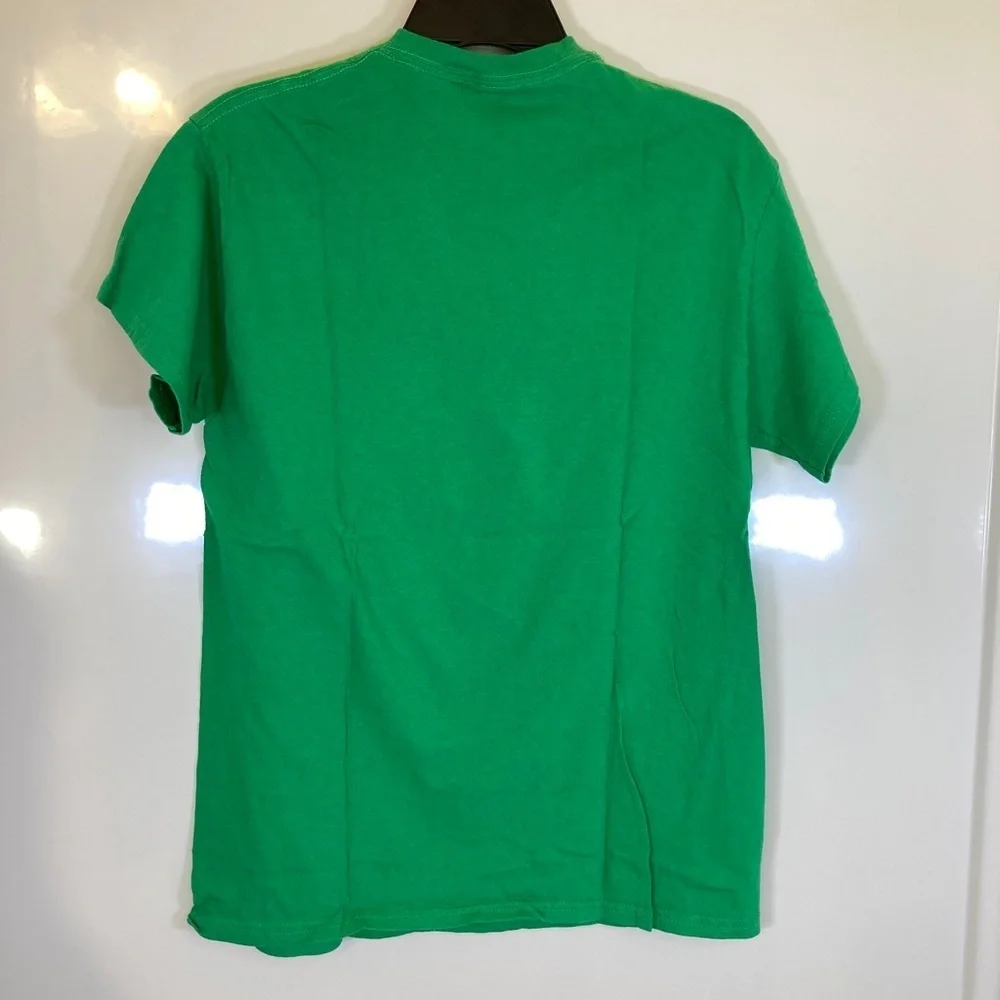Disney Holidays Are Happier Together Green Short Sleeve Shirt Disneyland Sz S